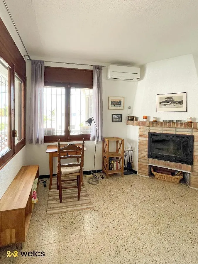 Tranquilo Apartamento Welcs 011 Con Parking Apartment Empuriabrava Spain