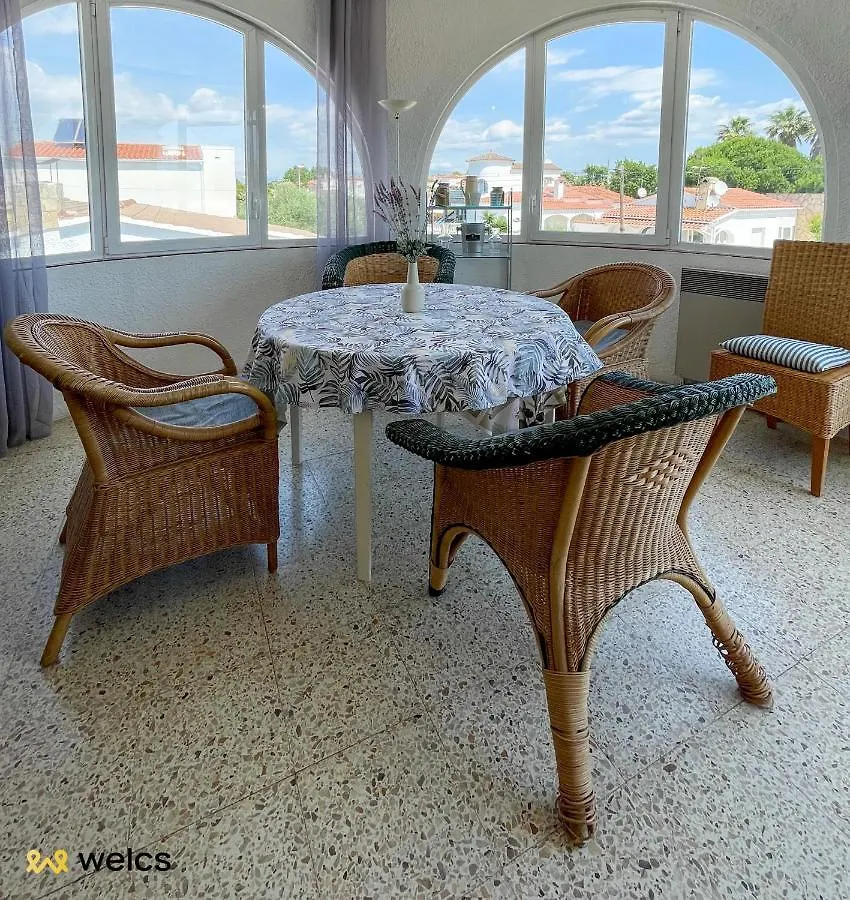 Tranquilo Apartamento Welcs 011 Con Parking Apartment Empuriabrava Spain